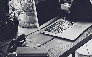 开云体育在线-泰国羽毛球队完胜印度，辛杜三分雨燃炸全场的精彩瞬间