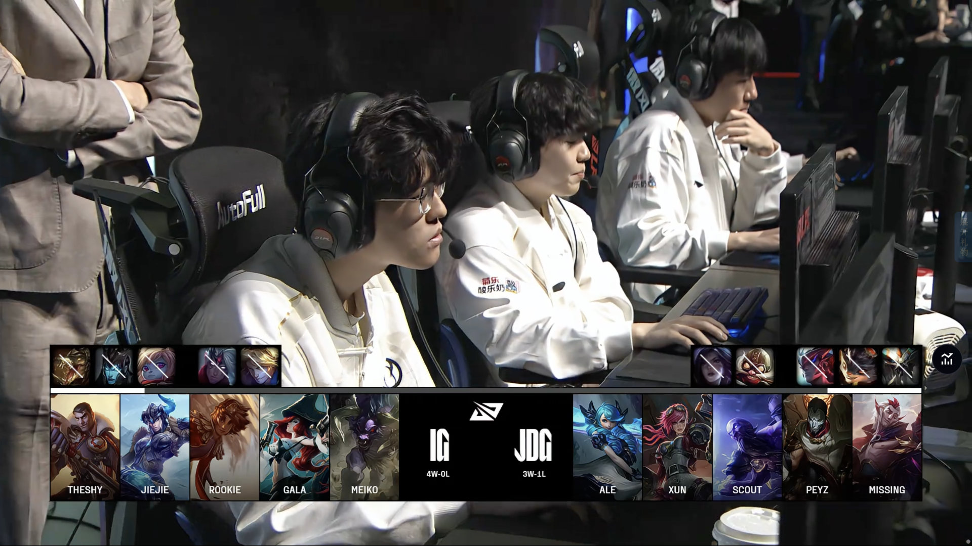 开云体育-BRO绝杀IG，Clid团战一打五焦点之战四强赛，点燃全场激情