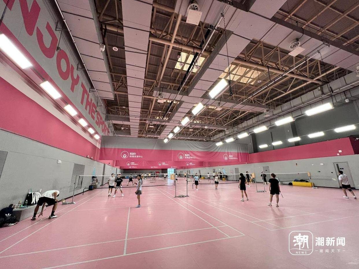 开云体育官网-羽毛球场外新闻不断，话题热度爆表的简单介绍
