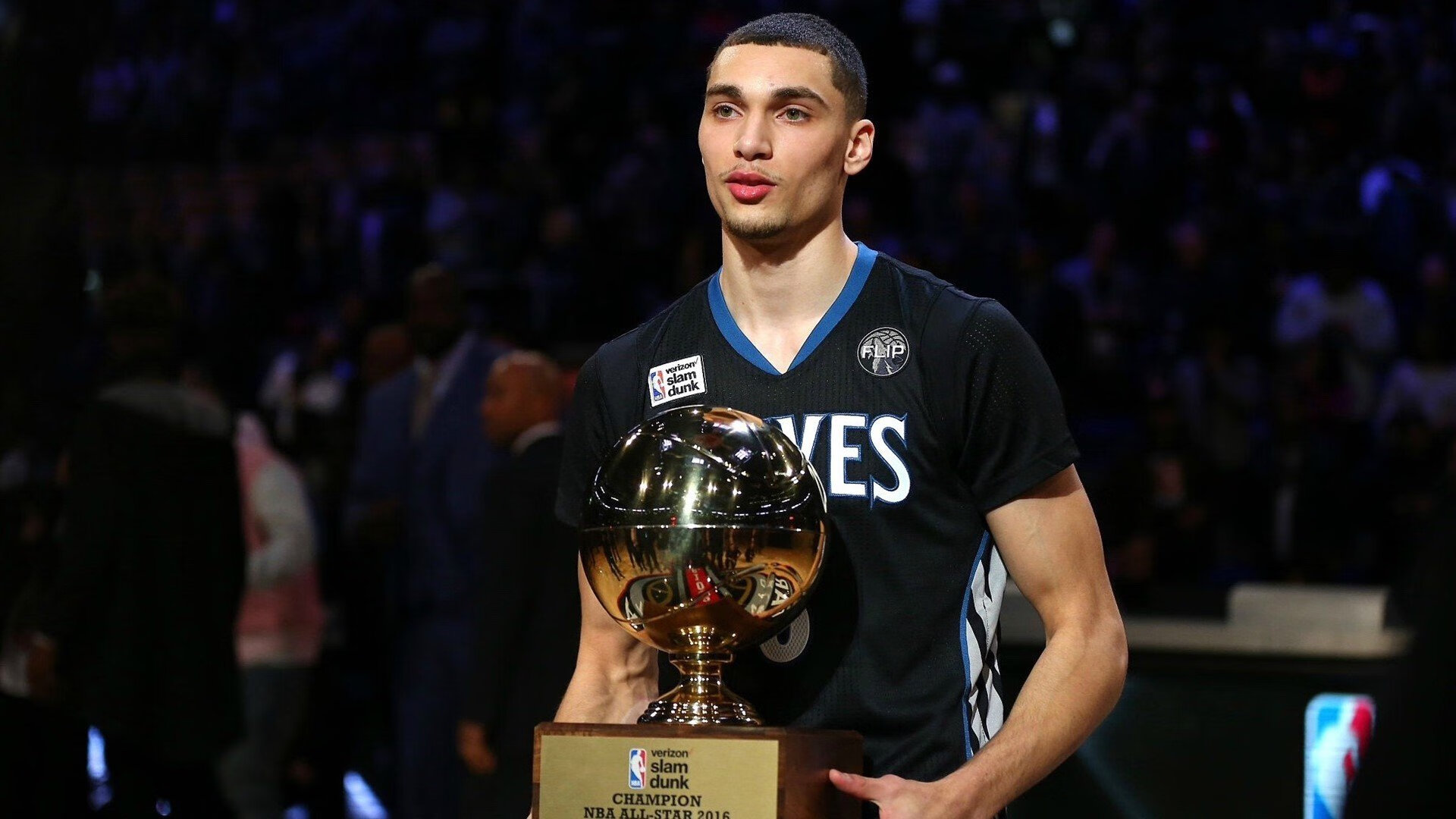 浓眉绝杀雷霆!最后三秒的窒息攻防,谁注意到了恩比德这个细节?